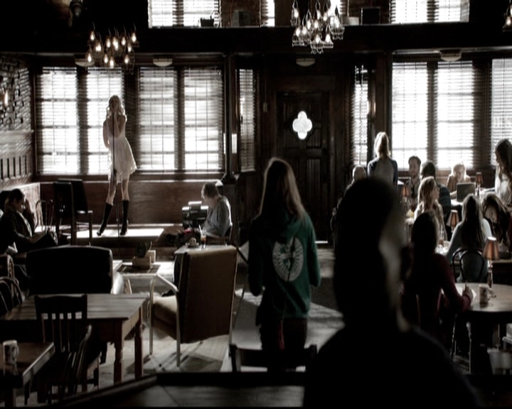 VampireDiariesWorld-dot-nl_6x18INeverCouldLoveLikeThat0501.jpg