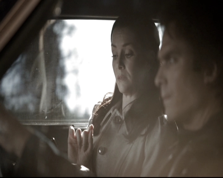 VampireDiariesWorld-dot-nl_6x18INeverCouldLoveLikeThat0601.jpg