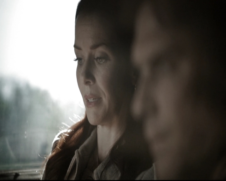 VampireDiariesWorld-dot-nl_6x18INeverCouldLoveLikeThat0620.jpg