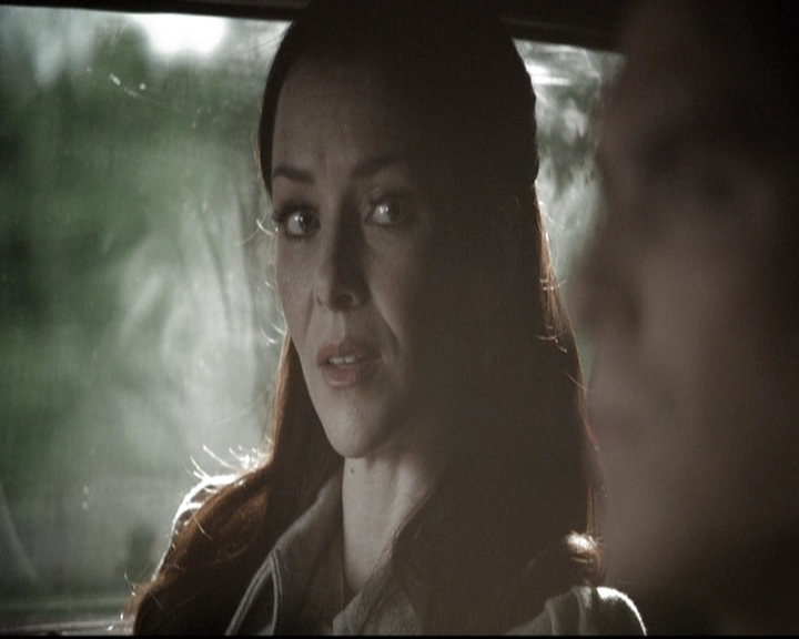 VampireDiariesWorld-dot-nl_6x18INeverCouldLoveLikeThat0623.jpg