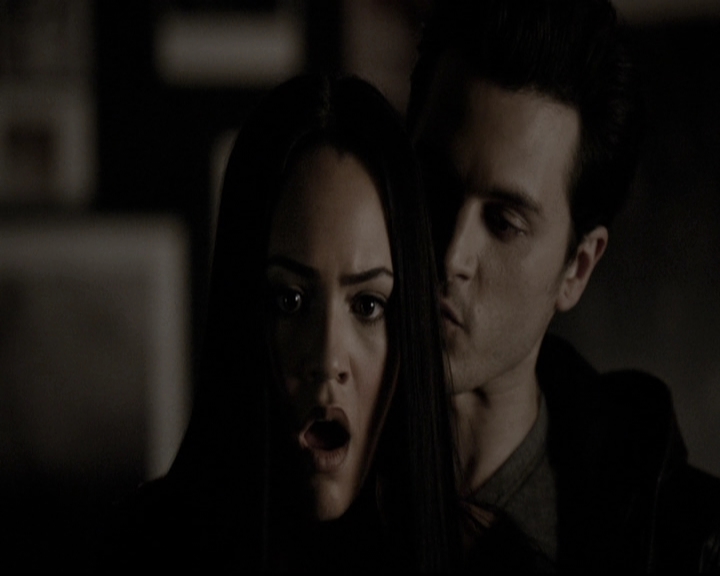 VampireDiariesWorld-dot-nl_6x18INeverCouldLoveLikeThat1641.jpg