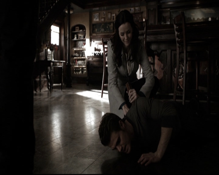 VampireDiariesWorld-dot-nl_6x18INeverCouldLoveLikeThat1762.jpg