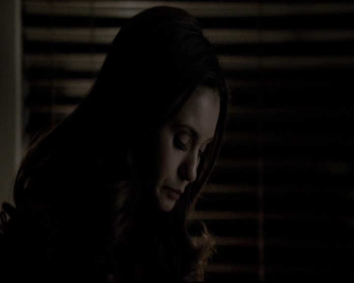 VampireDiariesWorld-dot-nl_6x18INeverCouldLoveLikeThat1971.jpg