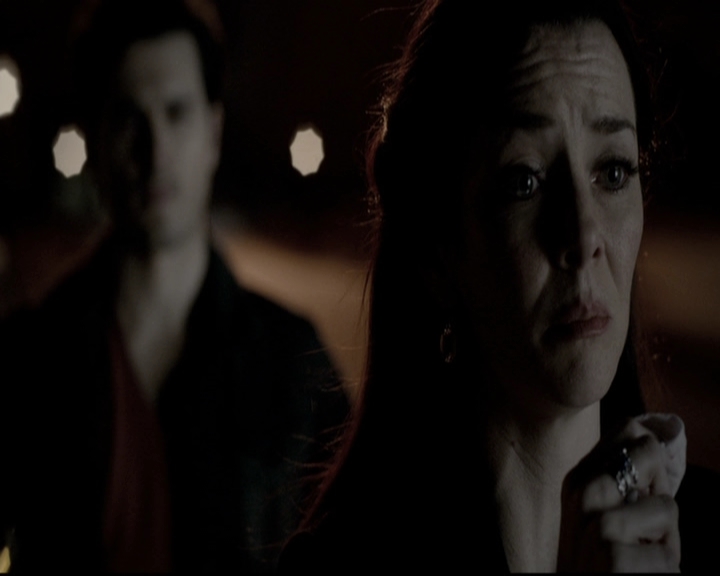 VampireDiariesWorld-dot-nl_6x19Because2086.jpg