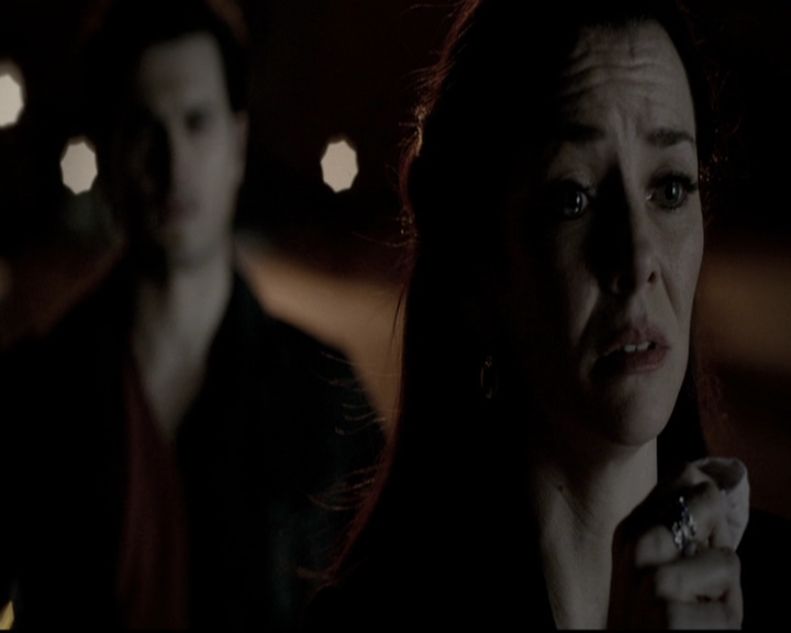 VampireDiariesWorld-dot-nl_6x19Because2087.jpg