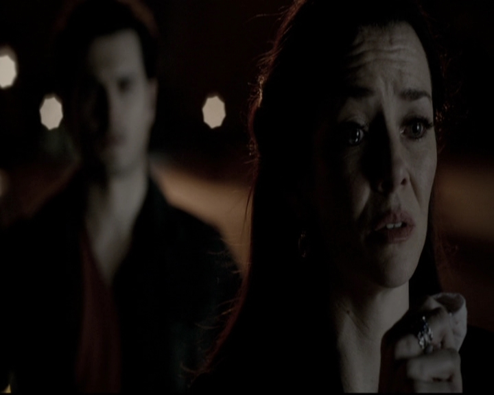 VampireDiariesWorld-dot-nl_6x19Because2091.jpg