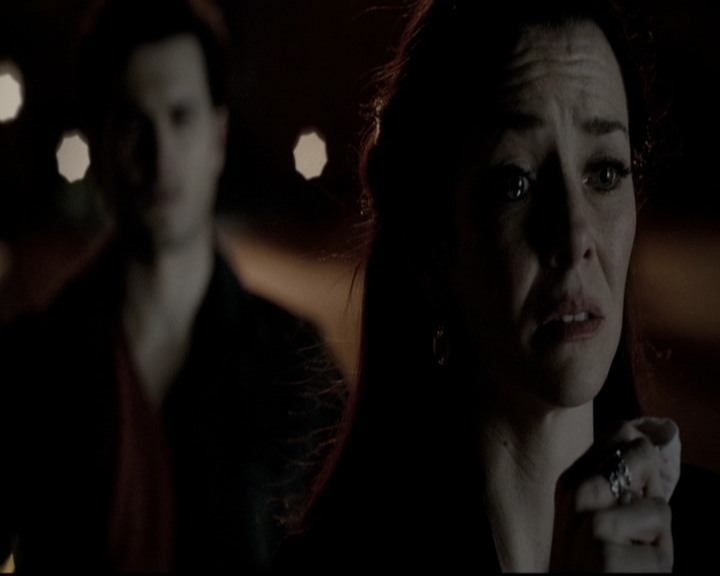 VampireDiariesWorld-dot-nl_6x19Because2093.jpg