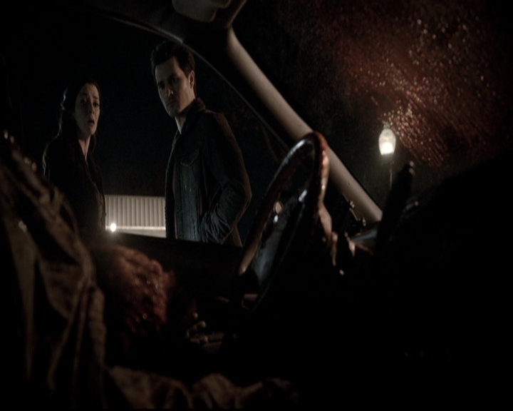 VampireDiariesWorld-dot-nl_6x19Because2123.jpg