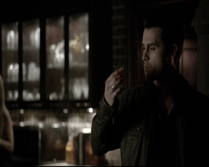 VampireDiariesWorld-dot-nl_6x20IdLeaveMyHappyHomeForYou0304.jpg