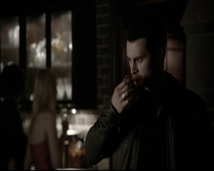 VampireDiariesWorld-dot-nl_6x20IdLeaveMyHappyHomeForYou0307.jpg