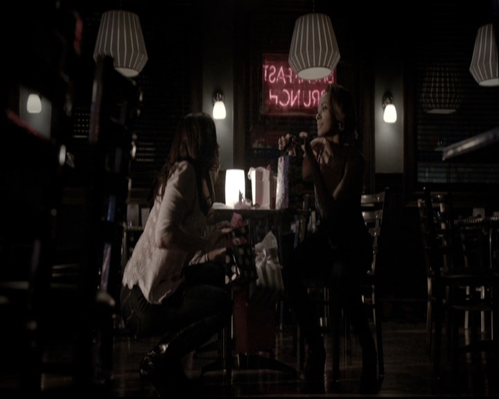 VampireDiariesWorld-dot-nl_6x20IdLeaveMyHappyHomeForYou1172.jpg