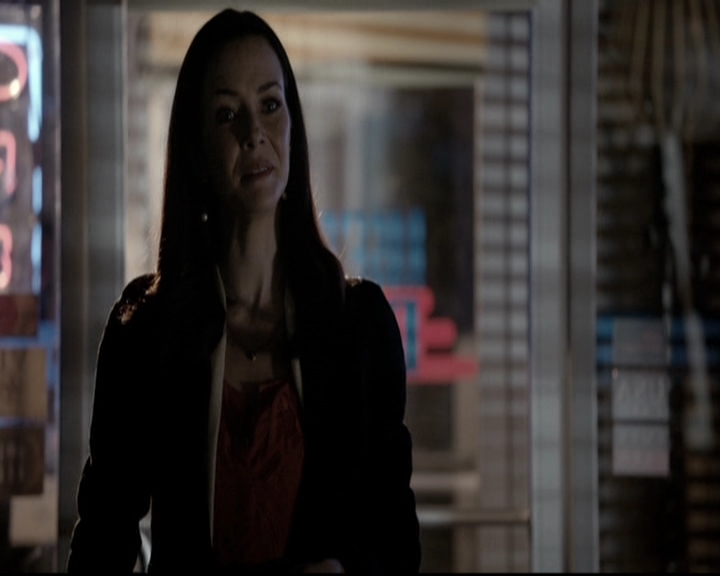 VampireDiariesWorld-dot-nl_6x20IdLeaveMyHappyHomeForYou1182.jpg