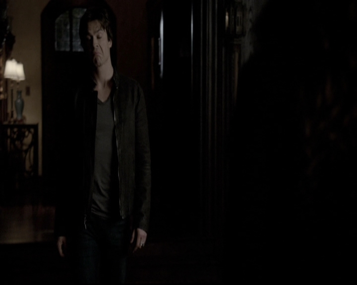 VampireDiariesWorld-dot-nl_6x20IdLeaveMyHappyHomeForYou2002.jpg