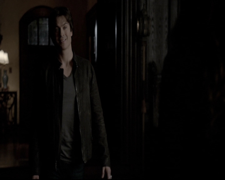 VampireDiariesWorld-dot-nl_6x20IdLeaveMyHappyHomeForYou2005.jpg