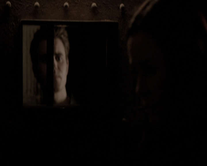 VampireDiariesWorld-dot-nl_6x20IdLeaveMyHappyHomeForYou2150.jpg