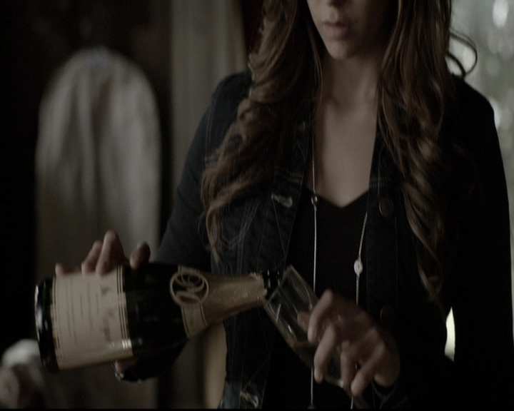 VampireDiariesWorld-dot-nl_6x21IllWedYouInTheGoldenSummertime0829.jpg