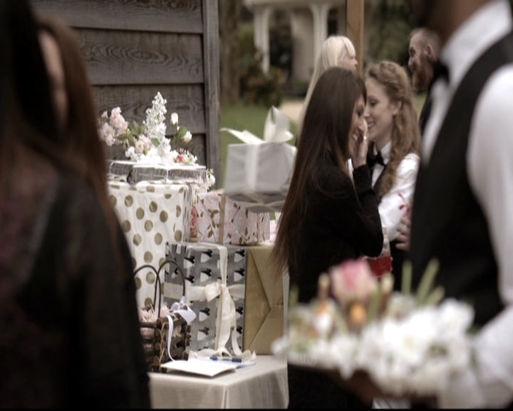 VampireDiariesWorld-dot-nl_6x21IllWedYouInTheGoldenSummertime1380.jpg