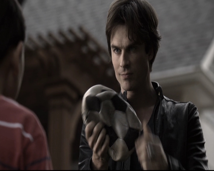 VampireDiariesWorld-dot-nl_6x21IllWedYouInTheGoldenSummertime1473.jpg