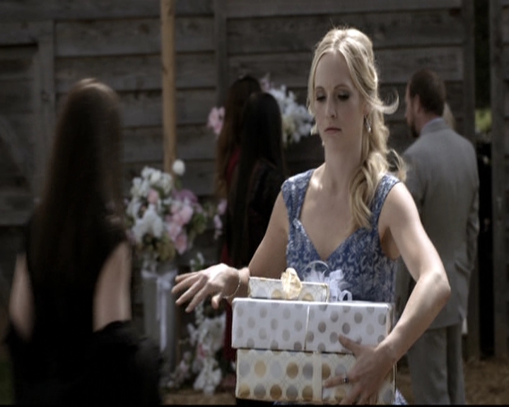 VampireDiariesWorld-dot-nl_6x21IllWedYouInTheGoldenSummertime1635.jpg