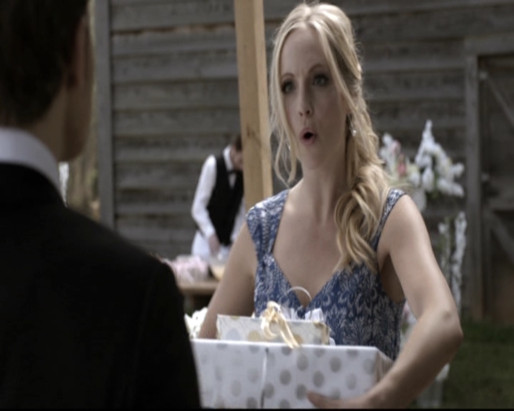 VampireDiariesWorld-dot-nl_6x21IllWedYouInTheGoldenSummertime1641.jpg