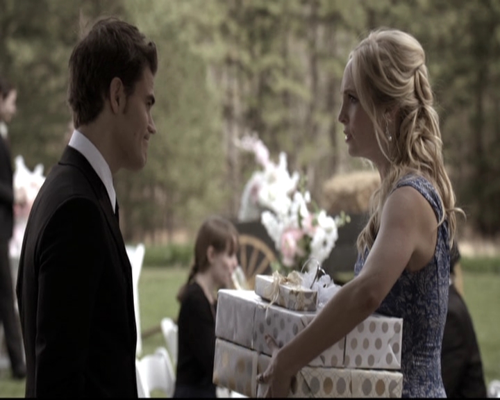 VampireDiariesWorld-dot-nl_6x21IllWedYouInTheGoldenSummertime1646.jpg