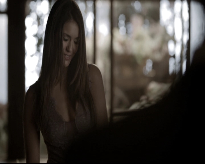 VampireDiariesWorld-dot-nl_6x21IllWedYouInTheGoldenSummertime1813.jpg