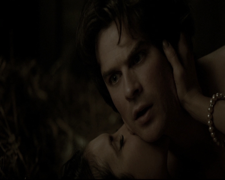 VampireDiariesWorld-dot-nl_6x21IllWedYouInTheGoldenSummertime2001.jpg