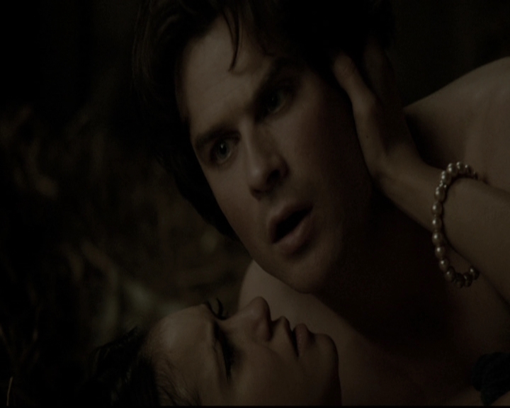 VampireDiariesWorld-dot-nl_6x21IllWedYouInTheGoldenSummertime2002.jpg