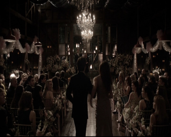 VampireDiariesWorld-dot-nl_6x21IllWedYouInTheGoldenSummertime2030.jpg