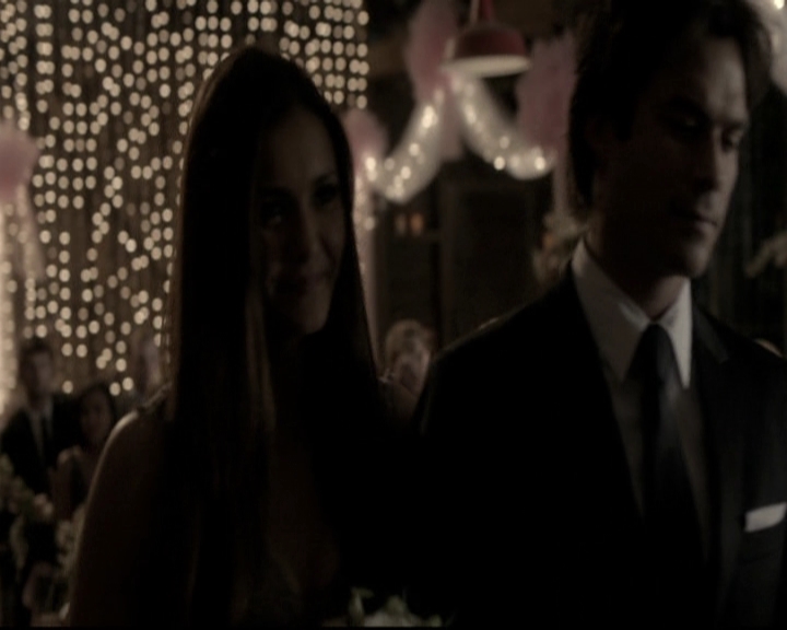 VampireDiariesWorld-dot-nl_6x21IllWedYouInTheGoldenSummertime2034.jpg