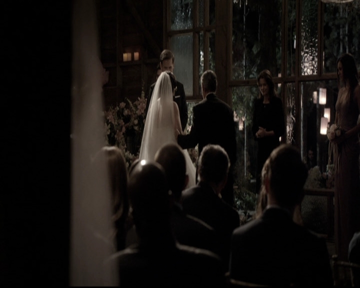 VampireDiariesWorld-dot-nl_6x21IllWedYouInTheGoldenSummertime2109.jpg