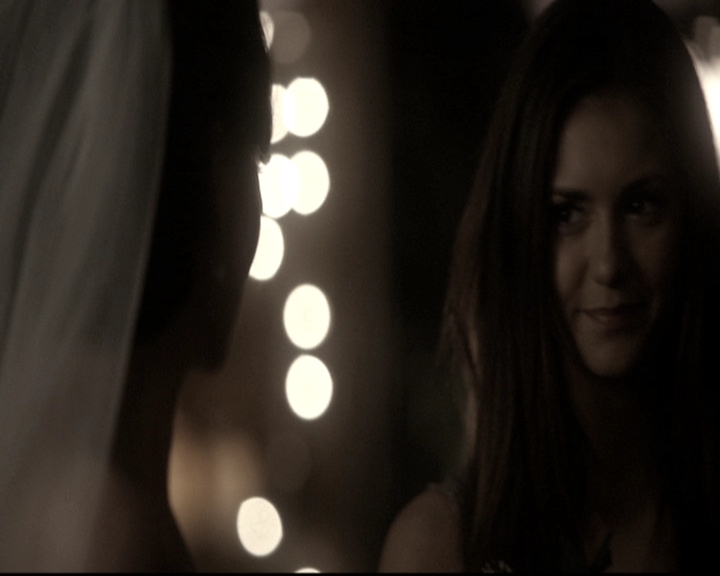 VampireDiariesWorld-dot-nl_6x21IllWedYouInTheGoldenSummertime2130.jpg