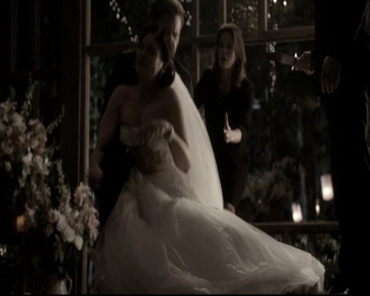 VampireDiariesWorld-dot-nl_6x21IllWedYouInTheGoldenSummertime2241.jpg