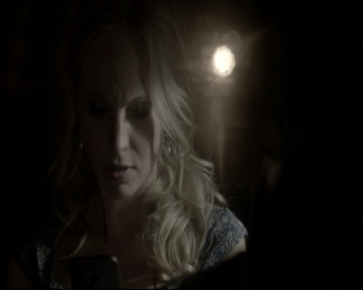 VampireDiariesWorld-dot-nl_6x22ImThinkingOfYouAllTheWhile-deletedscenes0006.jpg