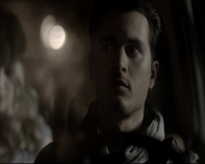 VampireDiariesWorld-dot-nl_6x22ImThinkingOfYouAllTheWhile-deletedscenes0022.jpg