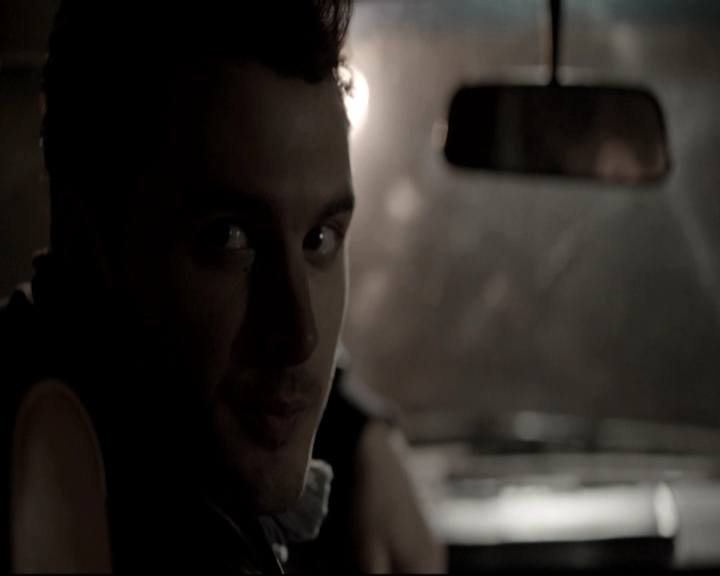 VampireDiariesWorld-dot-nl_6x22ImThinkingOfYouAllTheWhile-deletedscenes0034.jpg