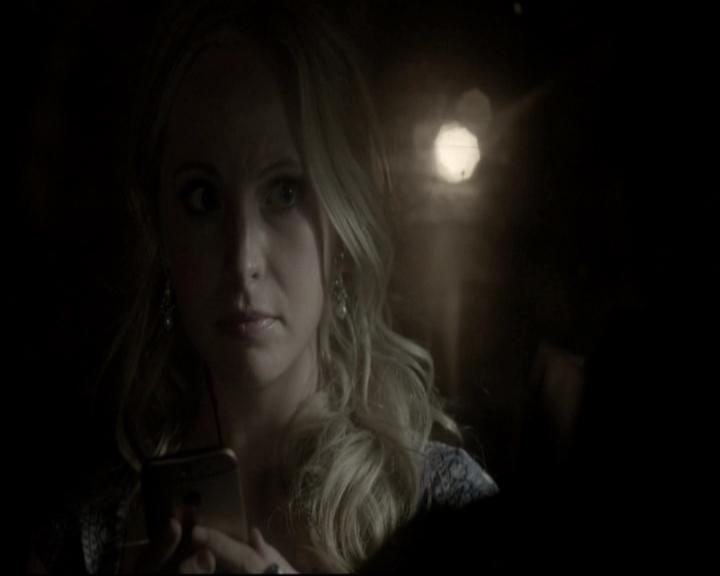 VampireDiariesWorld-dot-nl_6x22ImThinkingOfYouAllTheWhile-deletedscenes0039.jpg