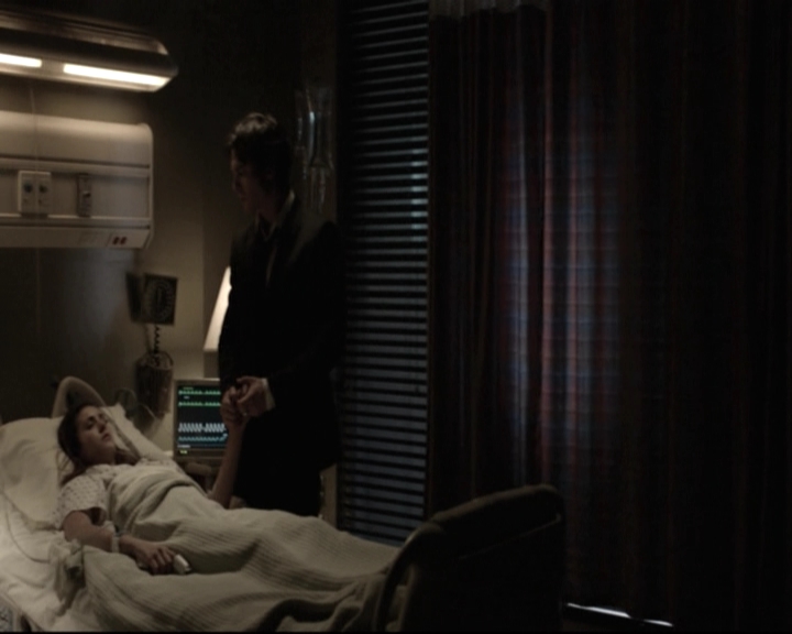 VampireDiariesWorld-dot-nl_6x22ImThinkingOfYouAllTheWhile-deletedscenes0053.jpg