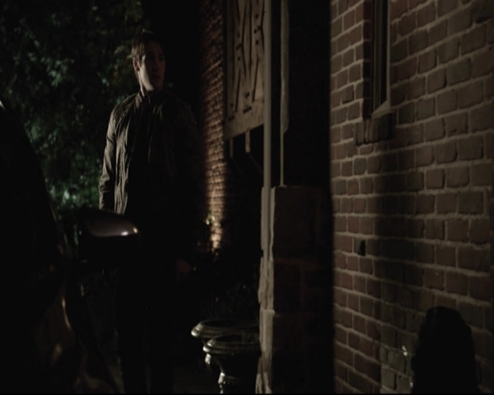 VampireDiariesWorld-dot-nl_6x22ImThinkingOfYouAllTheWhile-deletedscenes0080.jpg