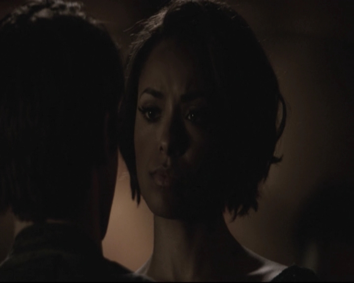 VampireDiariesWorld-dot-nl_6x22ImThinkingOfYouAllTheWhile-deletedscenes0086.jpg