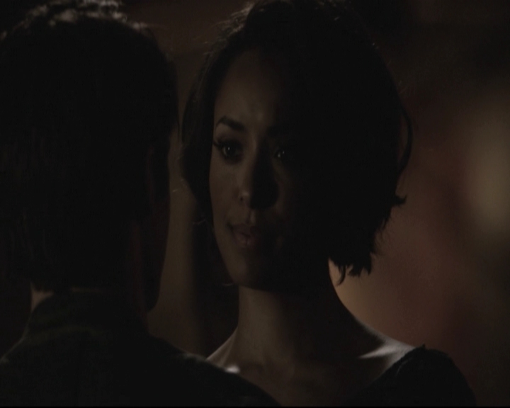 VampireDiariesWorld-dot-nl_6x22ImThinkingOfYouAllTheWhile-deletedscenes0088.jpg