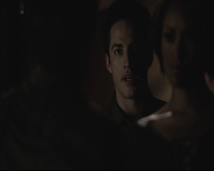 VampireDiariesWorld-dot-nl_6x22ImThinkingOfYouAllTheWhile-deletedscenes0091.jpg