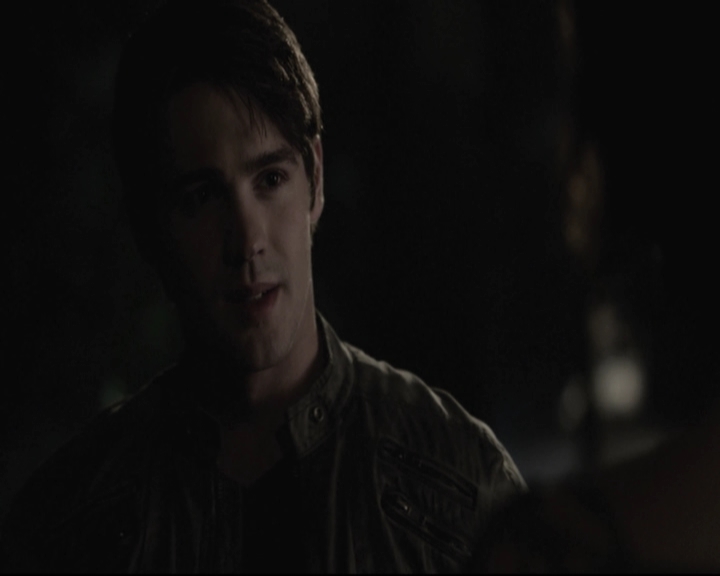 VampireDiariesWorld-dot-nl_6x22ImThinkingOfYouAllTheWhile-deletedscenes0098.jpg