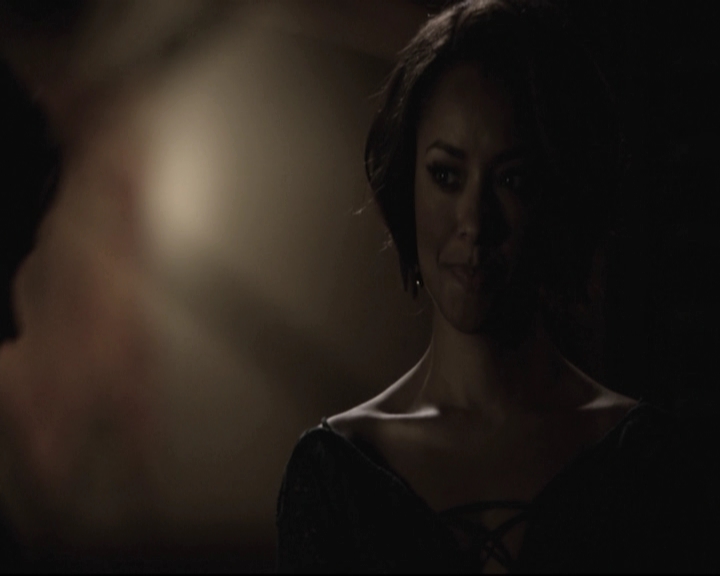 VampireDiariesWorld-dot-nl_6x22ImThinkingOfYouAllTheWhile-deletedscenes0101.jpg