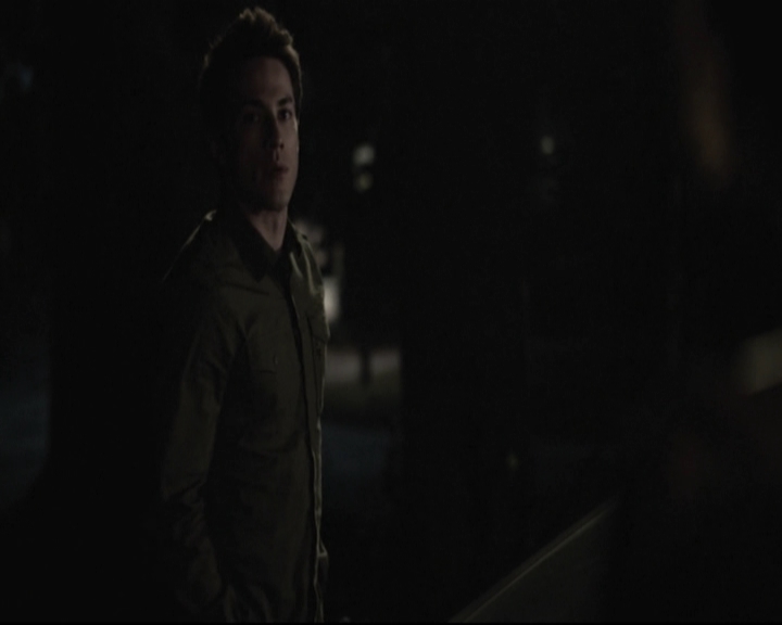 VampireDiariesWorld-dot-nl_6x22ImThinkingOfYouAllTheWhile-deletedscenes0103.jpg