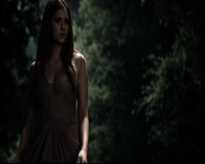 VampireDiariesWorld-dot-nl_6x22ImThinkingOfYouAllTheWhile0008.jpg