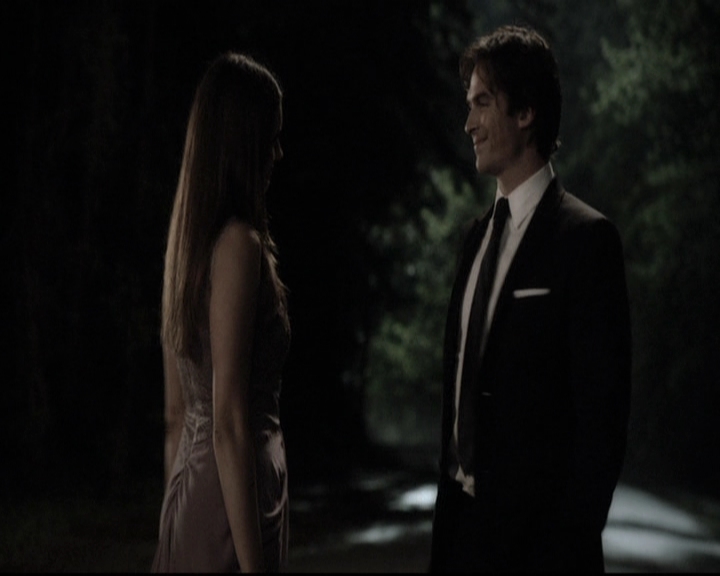 VampireDiariesWorld-dot-nl_6x22ImThinkingOfYouAllTheWhile0019.jpg