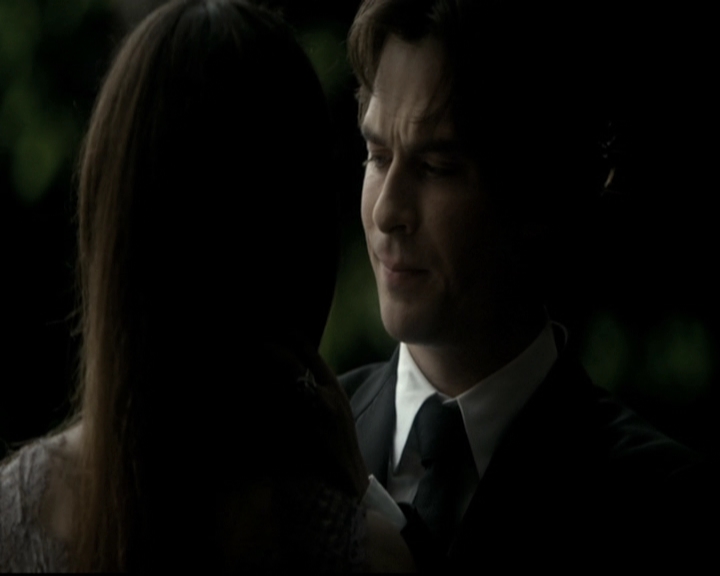 VampireDiariesWorld-dot-nl_6x22ImThinkingOfYouAllTheWhile0029.jpg