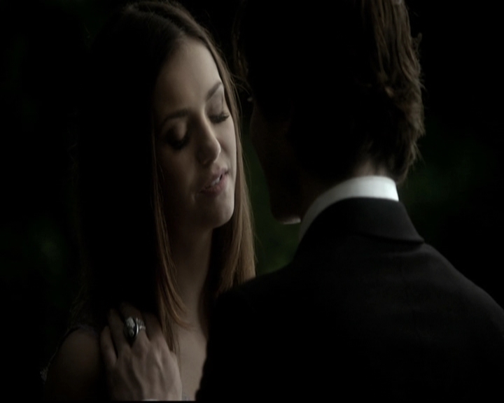 VampireDiariesWorld-dot-nl_6x22ImThinkingOfYouAllTheWhile0036.jpg