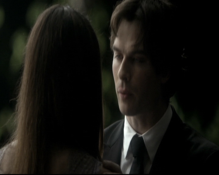 VampireDiariesWorld-dot-nl_6x22ImThinkingOfYouAllTheWhile0040.jpg